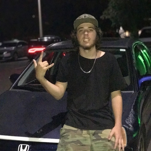 Meet your Posher, Devin - Picture 1 of 1